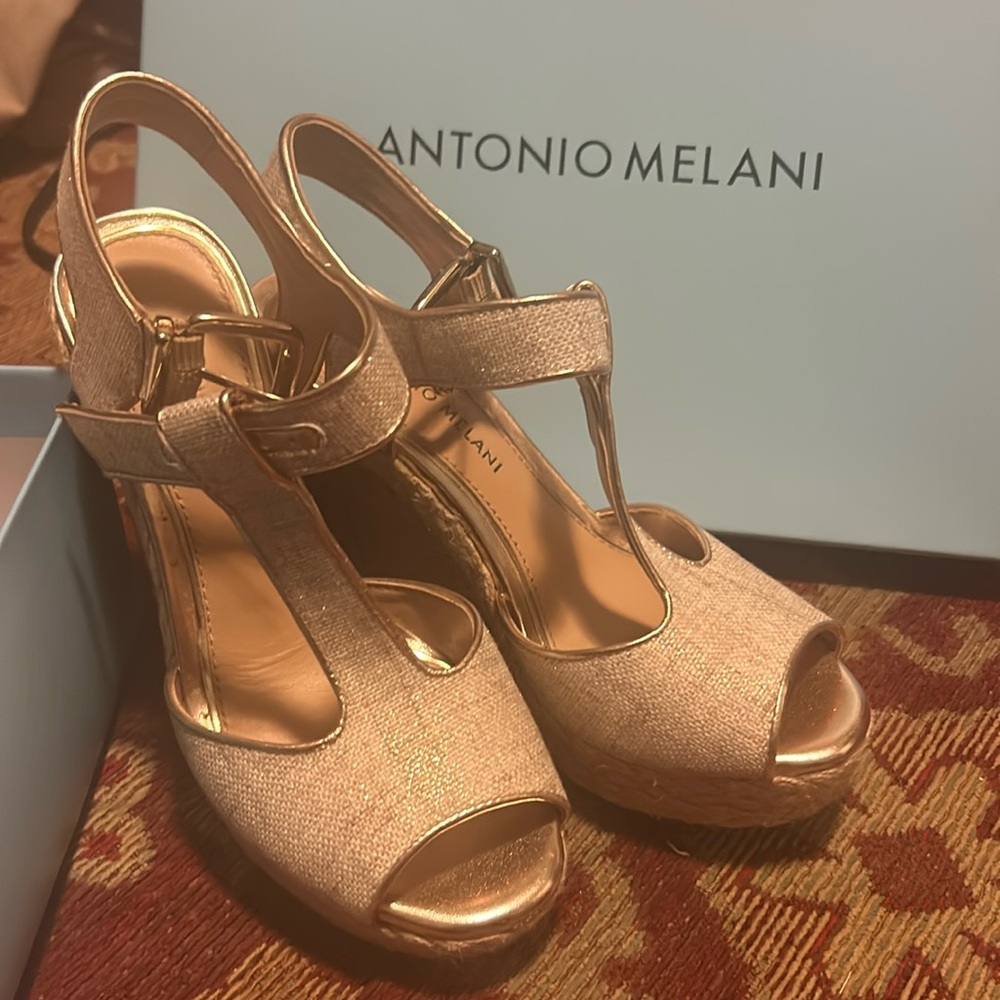 Antonio Melani Gold wedge